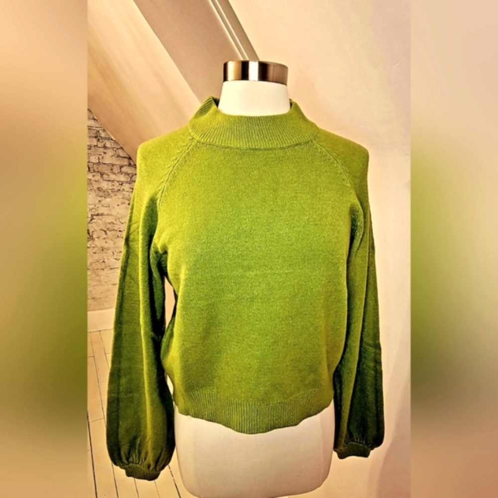 NWT Q2 Pullover